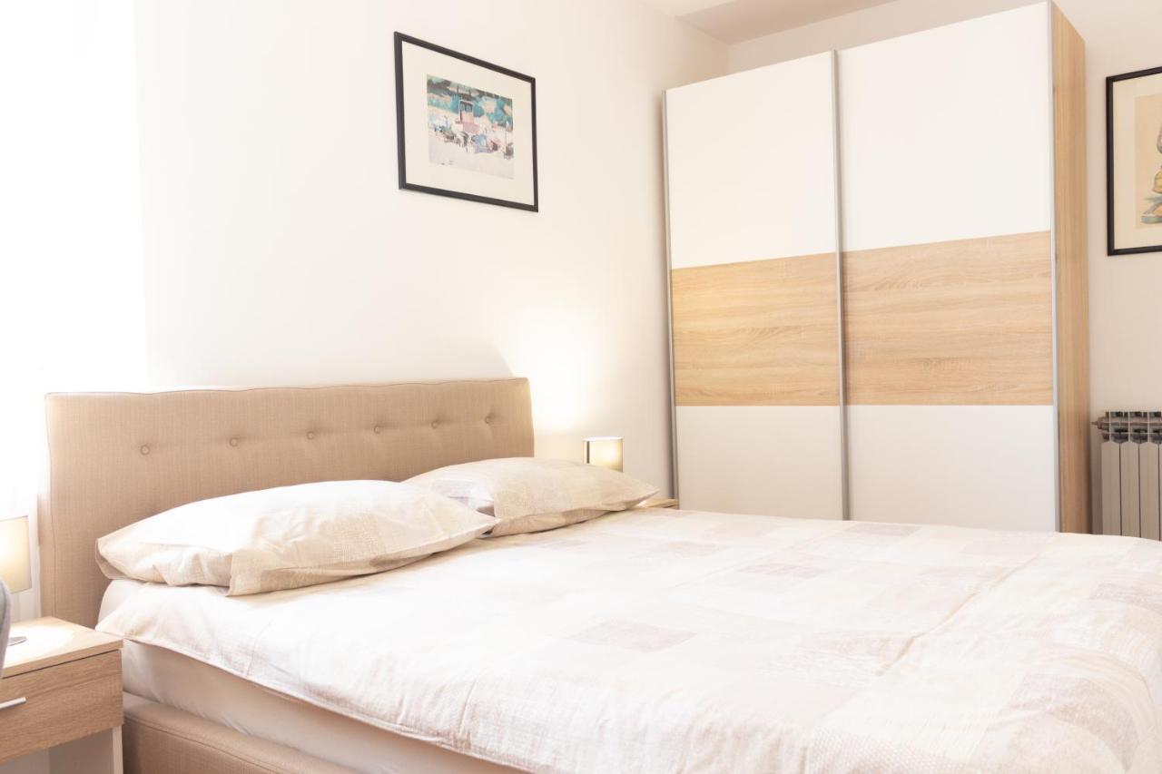 Apartment Centener Ровин Екстериор снимка
