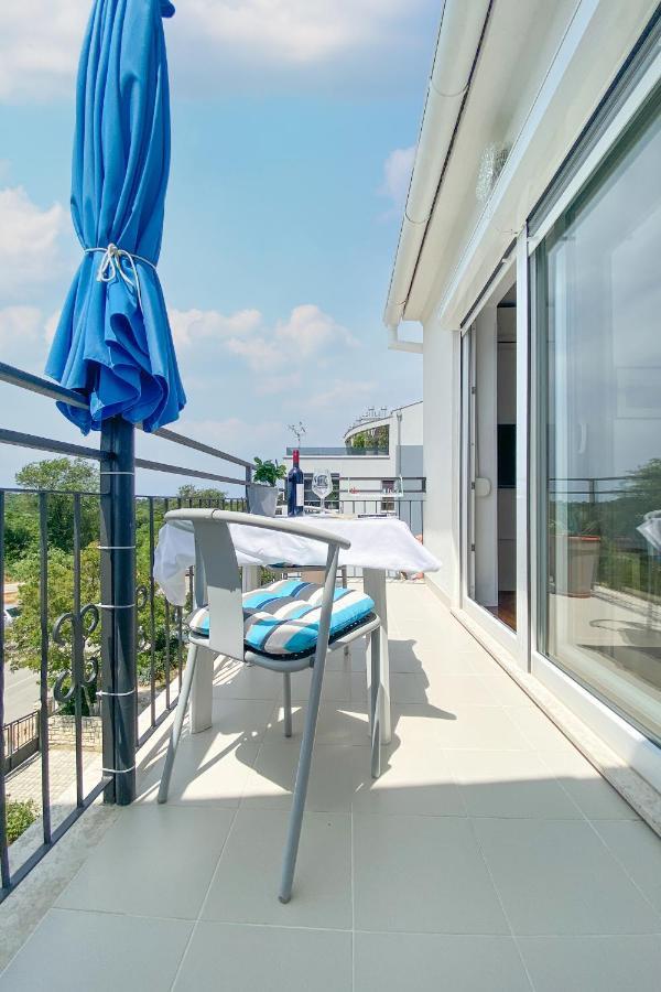 Apartment Centener Ровин Екстериор снимка
