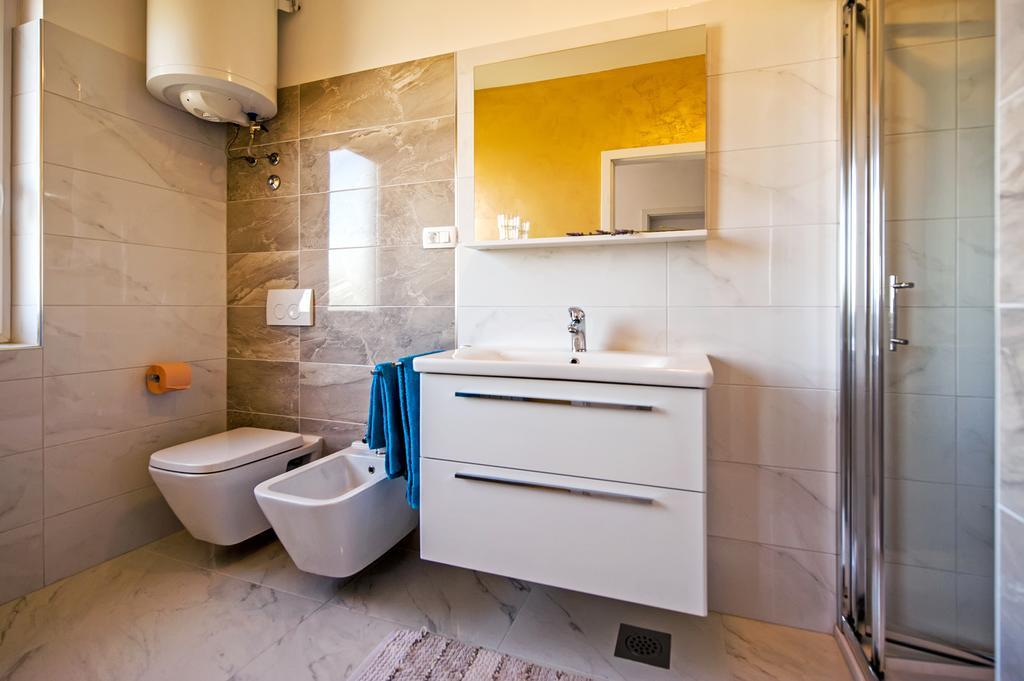 Apartment Centener Ровин Екстериор снимка